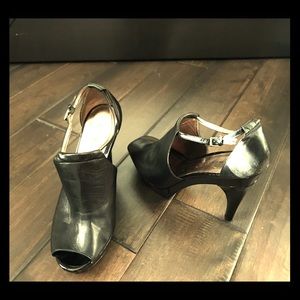 Black platform sandals